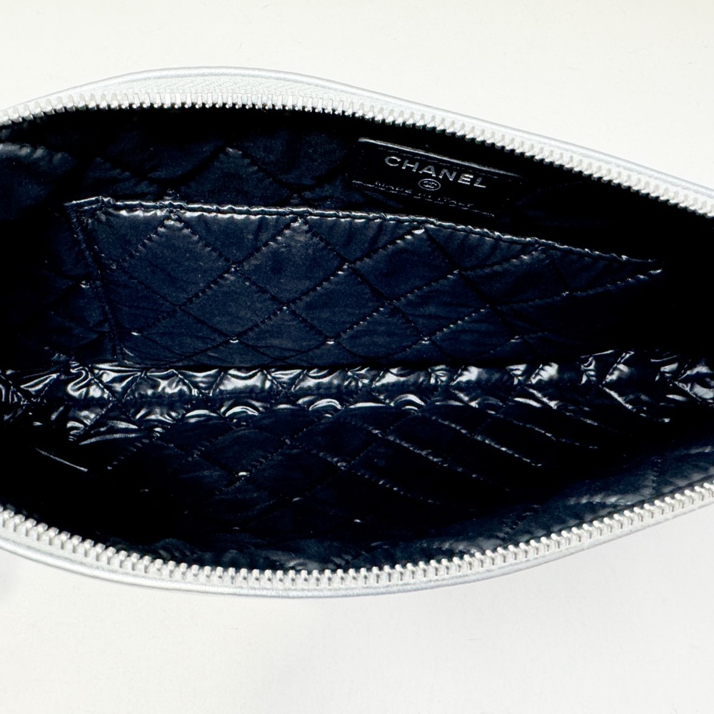 Chanel rue cambon silver clutch - Picture 8 of 11